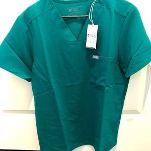 Figs Chisec™ Three-Pocket Scrub Top Hunter Green